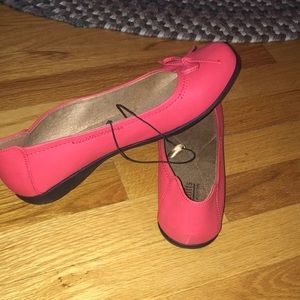 Cliffs by white mountain red flats